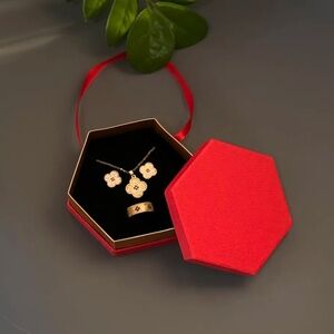 Luxury Hexagonal Gift Box Velvet Jewelry Display Packaging |Gift box for jewelry